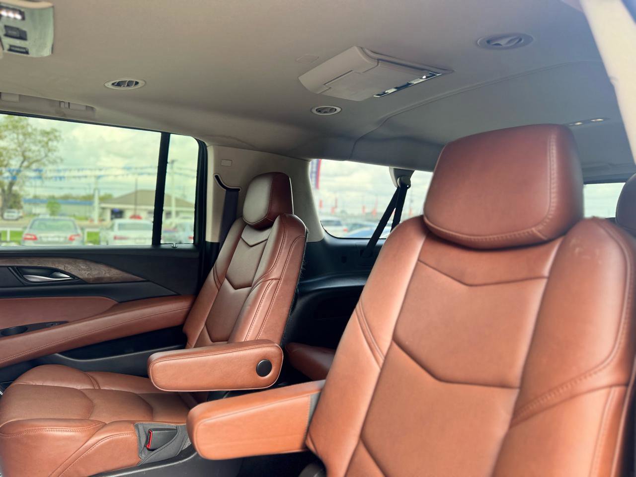 Used 2016 Cadillac Escalade ESV Luxury AWD/4WD image 49