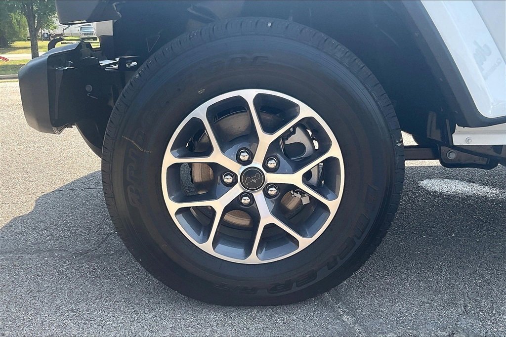 New 2025 Jeep Gladiator Sport image 12