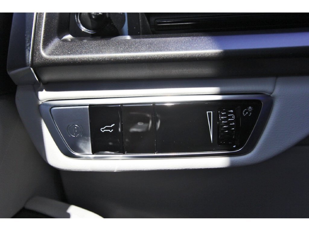 New 2027 Cadillac Vistiq Luxury AWD/4WD image 15