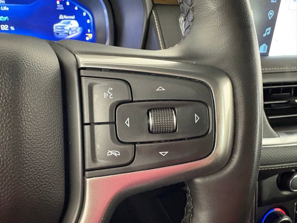 Used 2023 Chevrolet Suburban Premier image 22