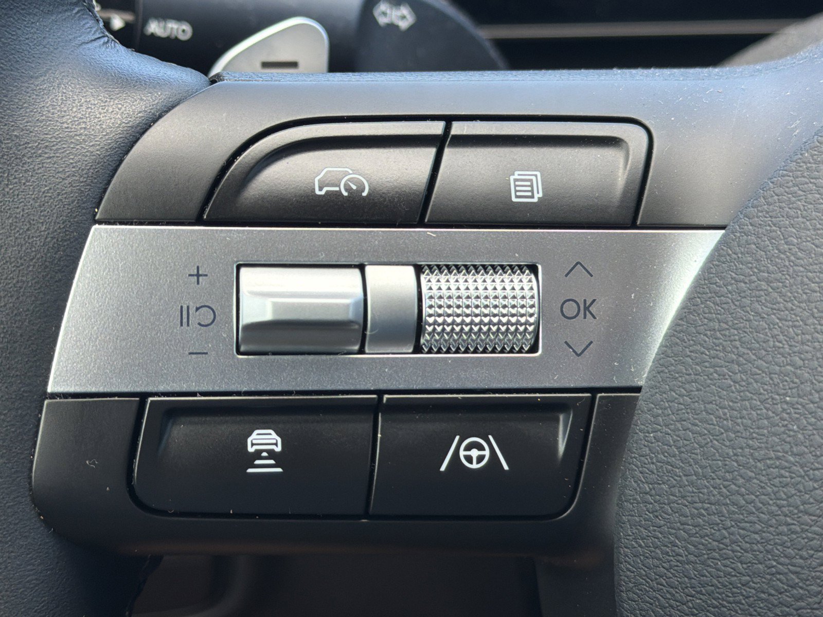 Used 2025 Hyundai Tucson Limited FWD image 25