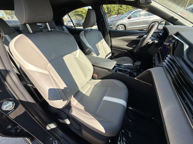 Used 2025 Toyota Camry SE image 25