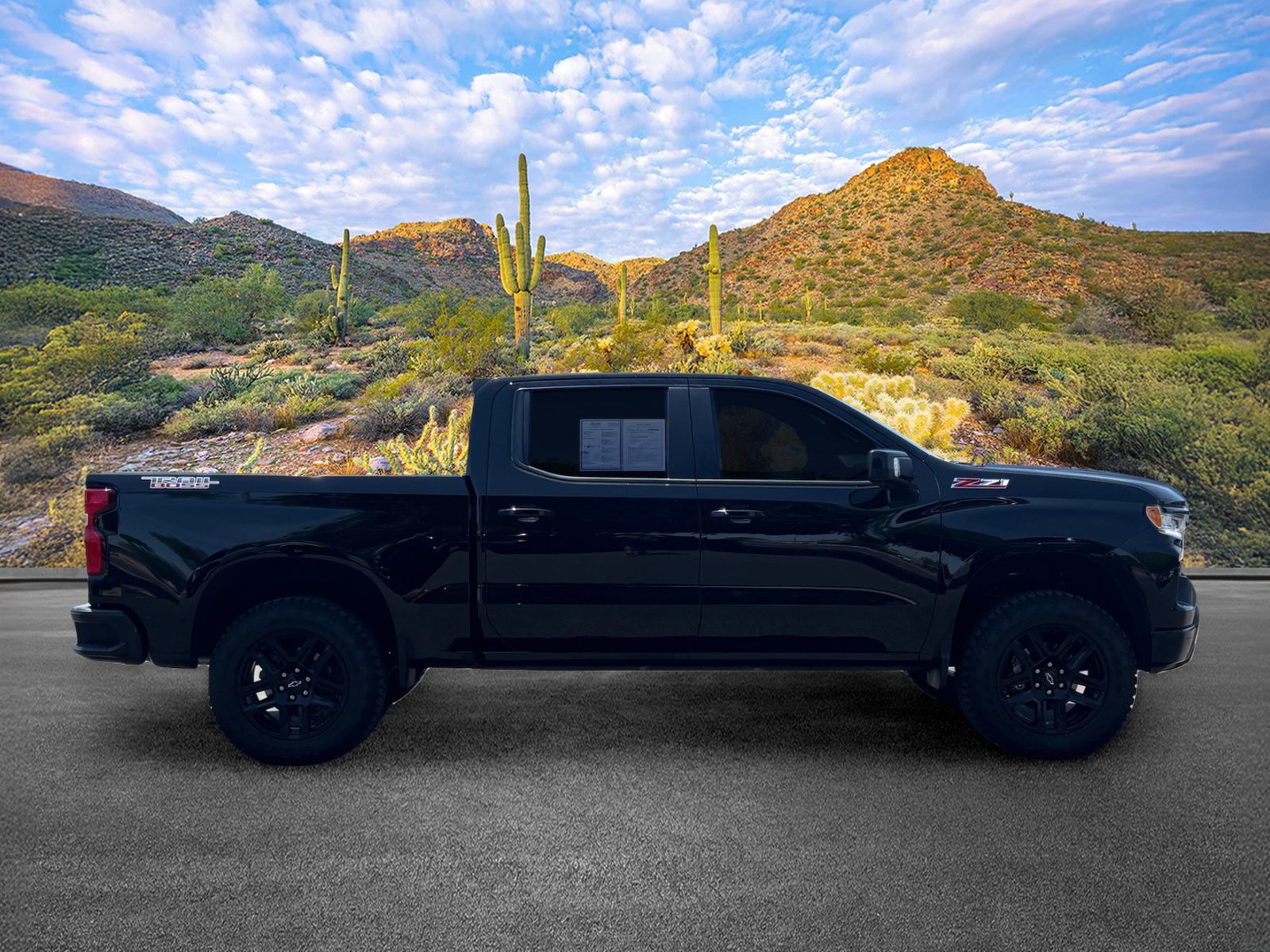 Used 2022 Chevrolet Silverado 1500 LT Trail Boss w/ LT Trail Boss Premium Package AWD/4WD image 3