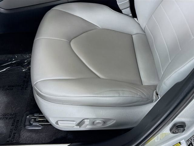 Used 2022 Toyota Highlander XLE FWD image 18