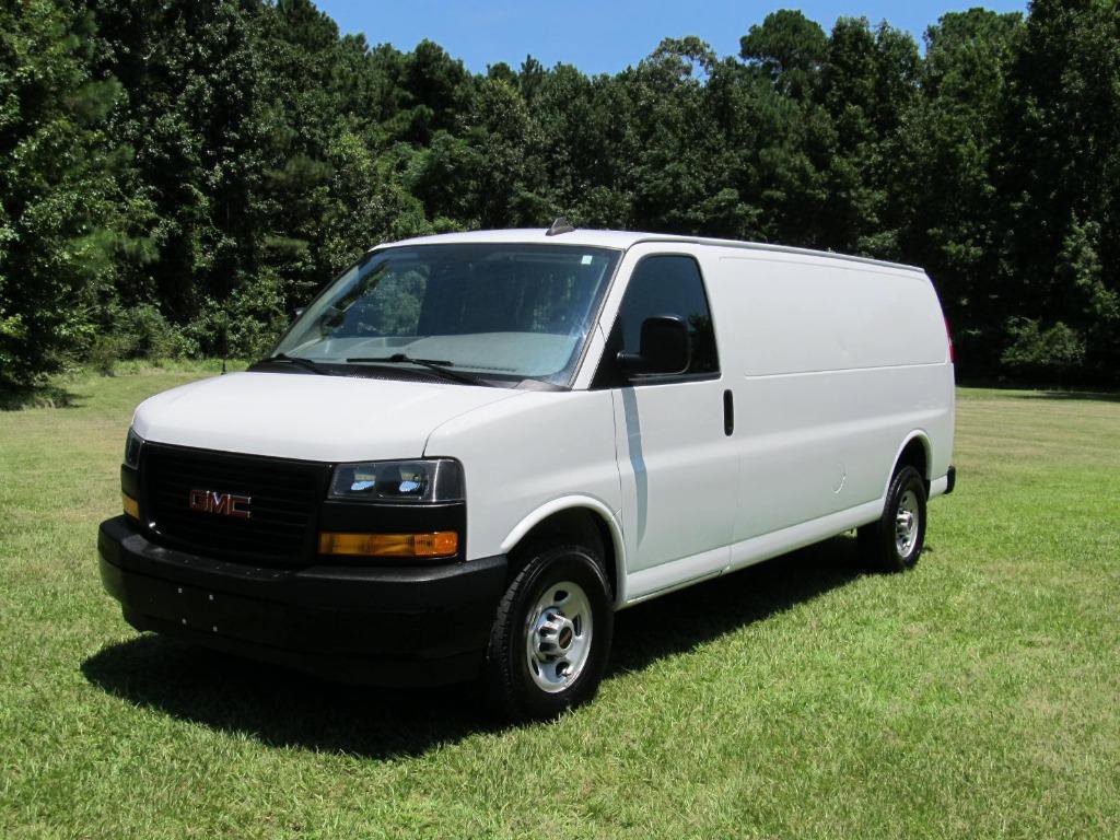 Used 2022 GMC Savana 3500 Extended w/ Driver Convenience Package image 2