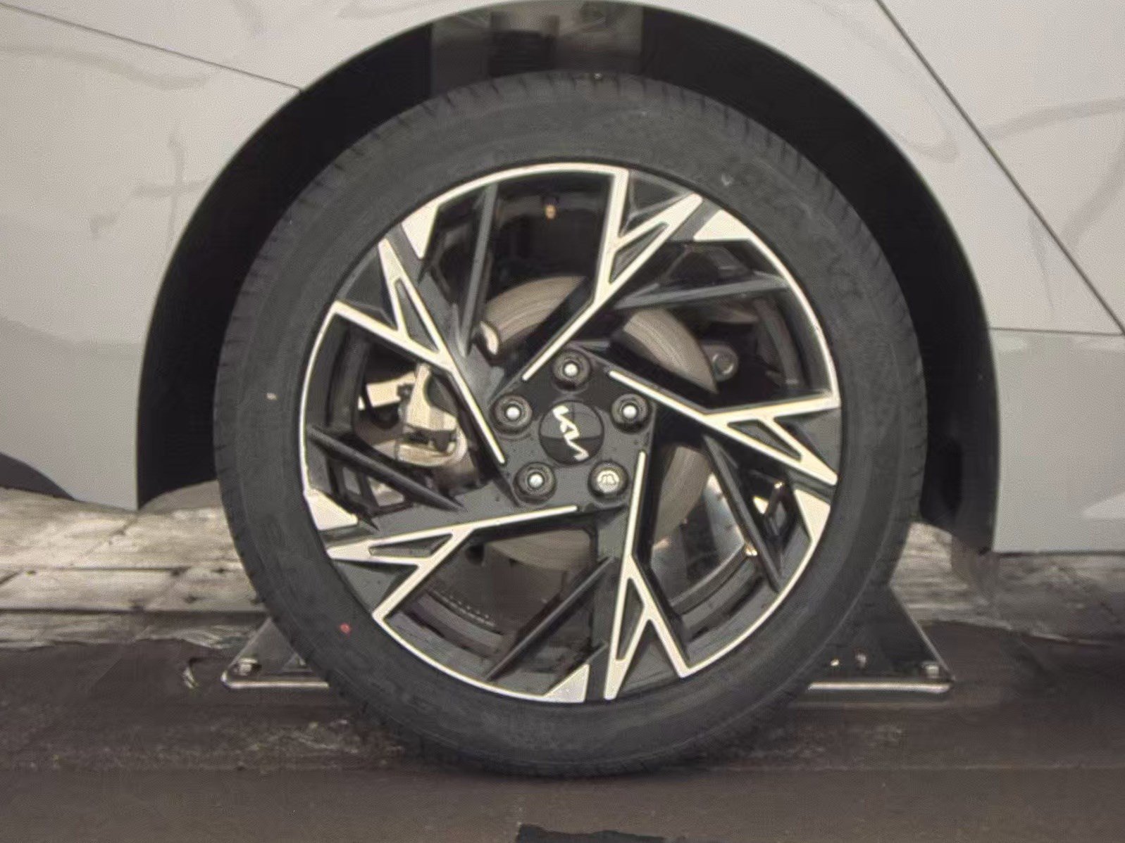 Used 2025 Kia K5 GT-Line w/ GT-Line Premium Package FWD image 33