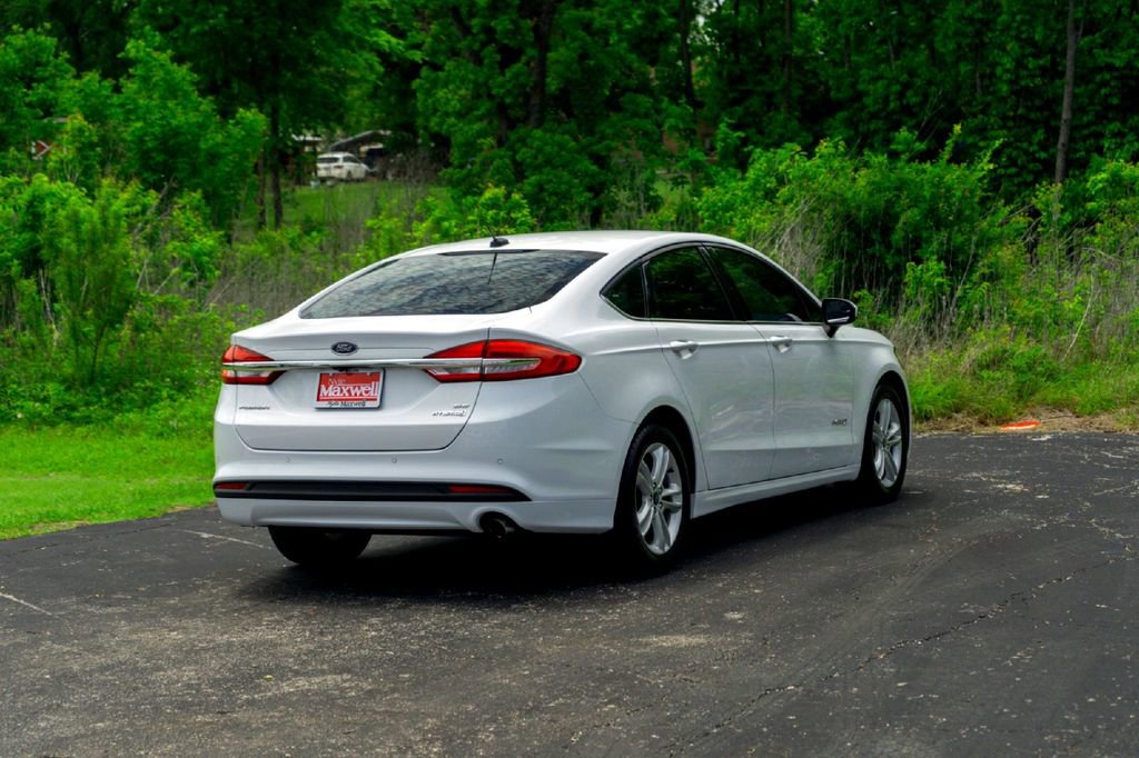 Used 2018 Ford Fusion SE FWD image 6