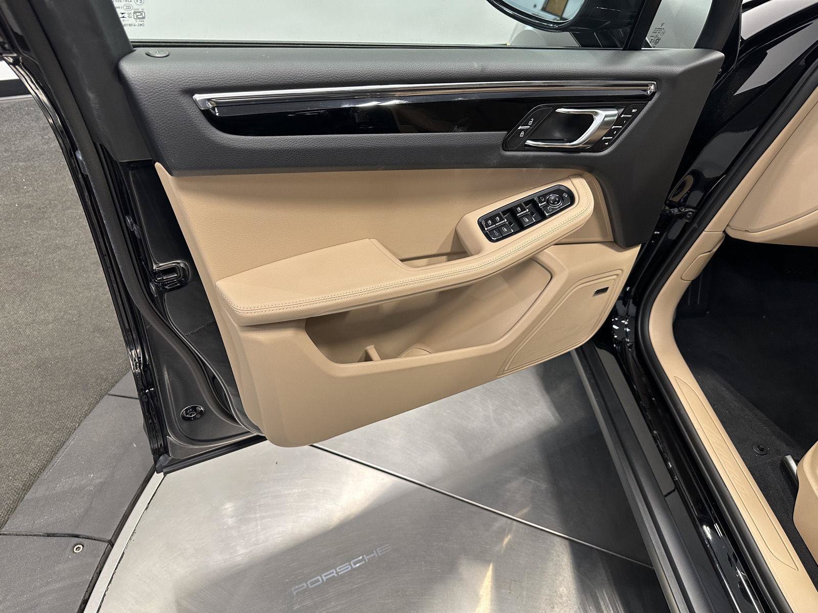 New 2026 Porsche Macan AWD/4WD image 15