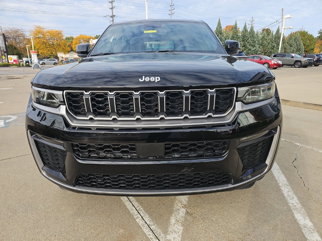 Used 2026 Jeep Grand Cherokee L Limited AWD/4WD image 6