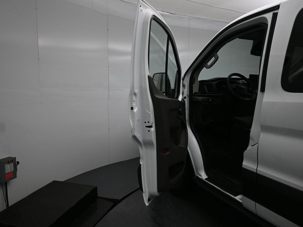 Certified 2022 Ford Transit 350 XLT image 9