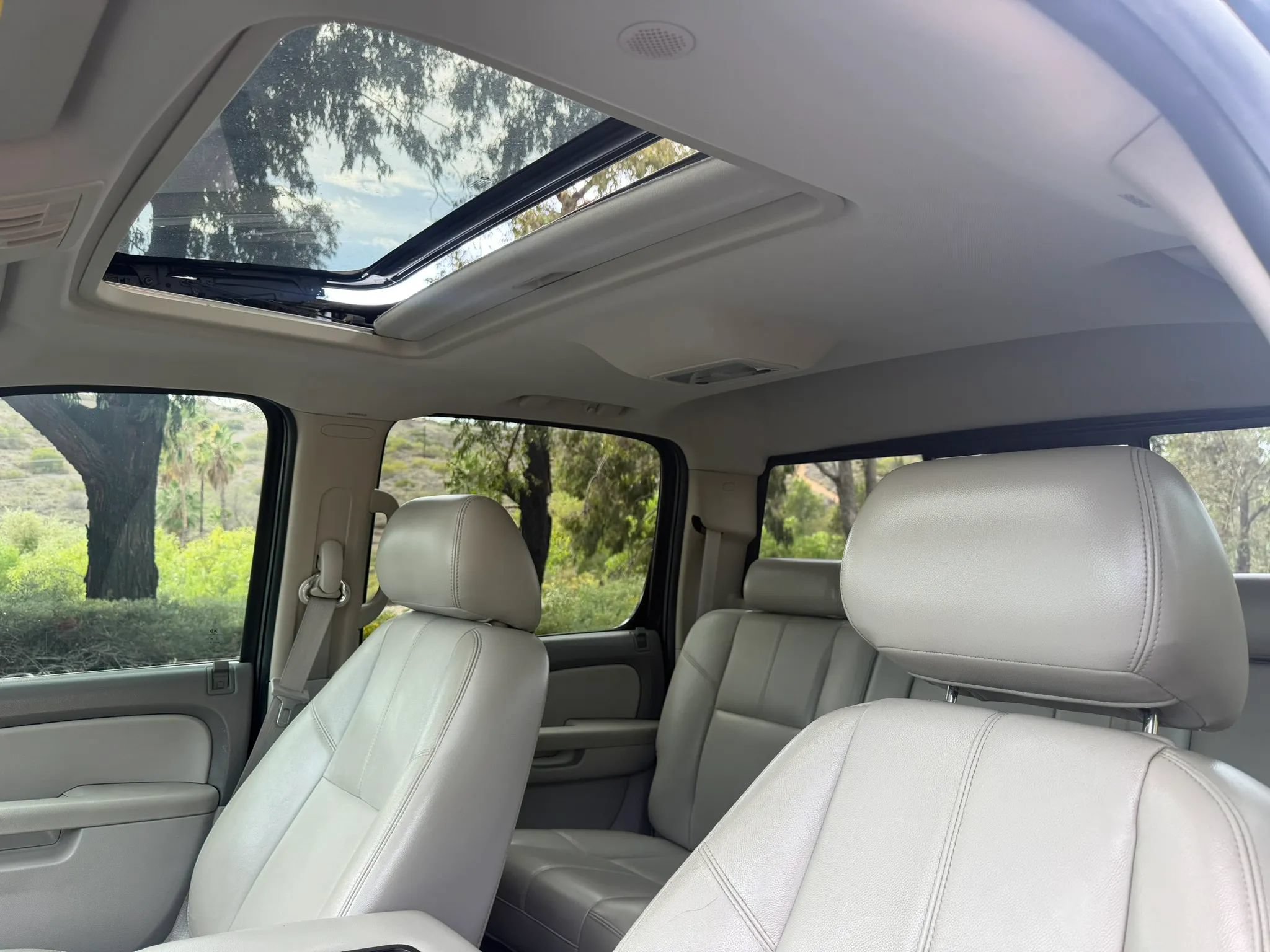 Used 2011 Chevrolet Silverado 1500 LTZ w/ Max Trailering Pack AWD/4WD image 12