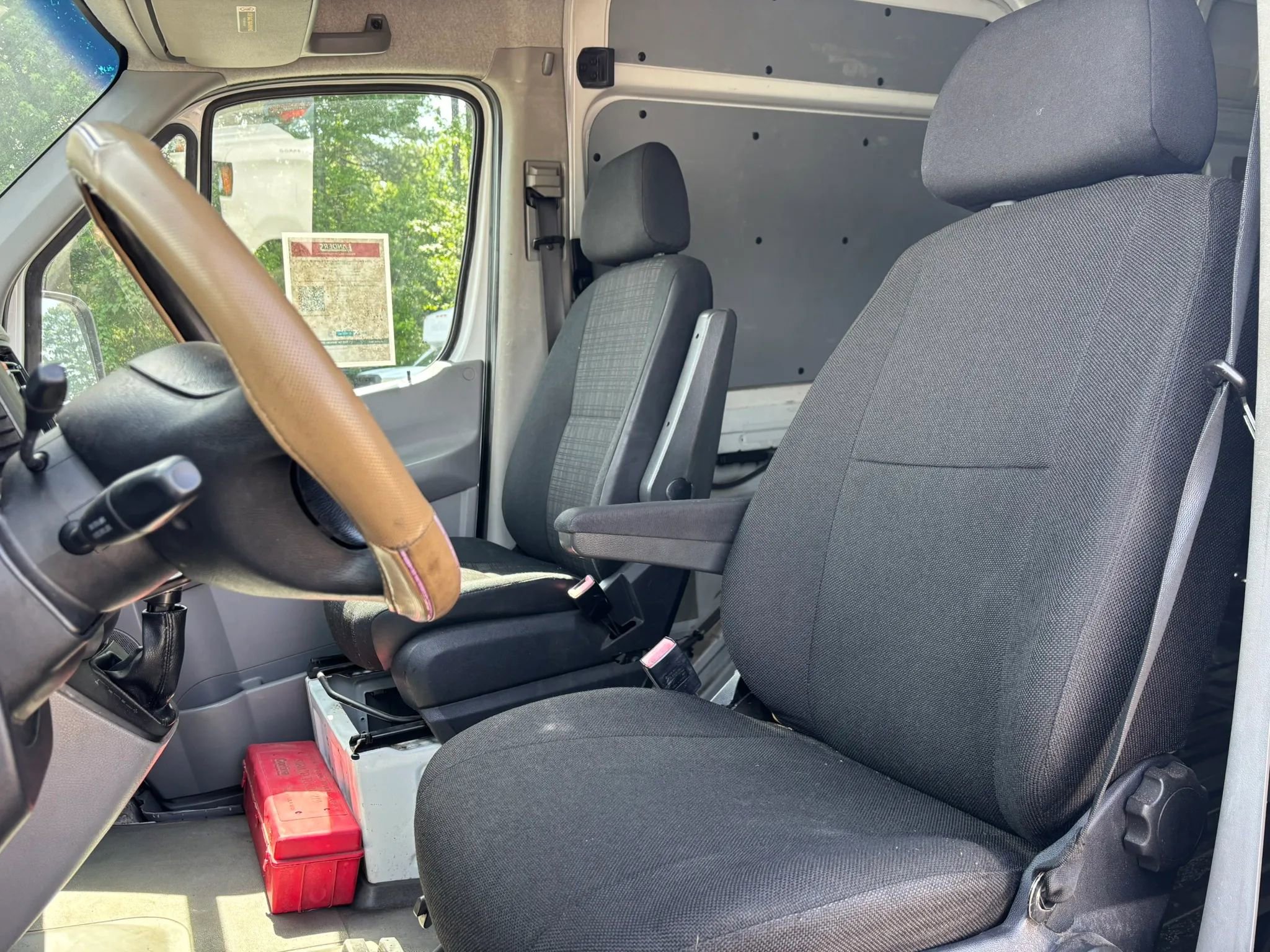 Used 2014 Freightliner Sprinter 2500 RWD image 12