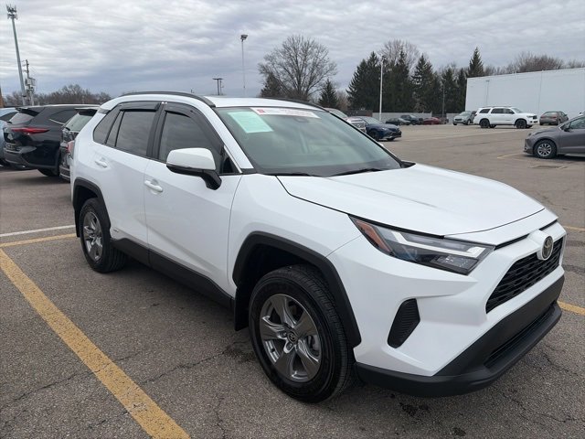 Used 2025 Toyota RAV4 XLE w/ Convenience Package image 3