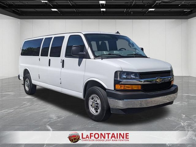 Used 2025 Chevrolet Express 3500 LT w/ LT Preferred Equipment Group RWD image 7