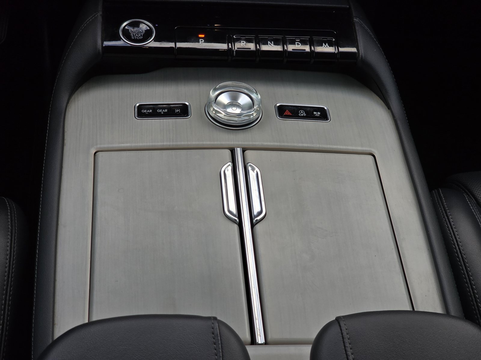 Used 2025 Lincoln Navigator Reserve AWD/4WD image 12