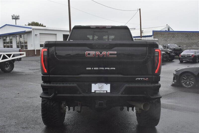 Used 2024 GMC Sierra 3500 AT4 w/ Technology Package image 4