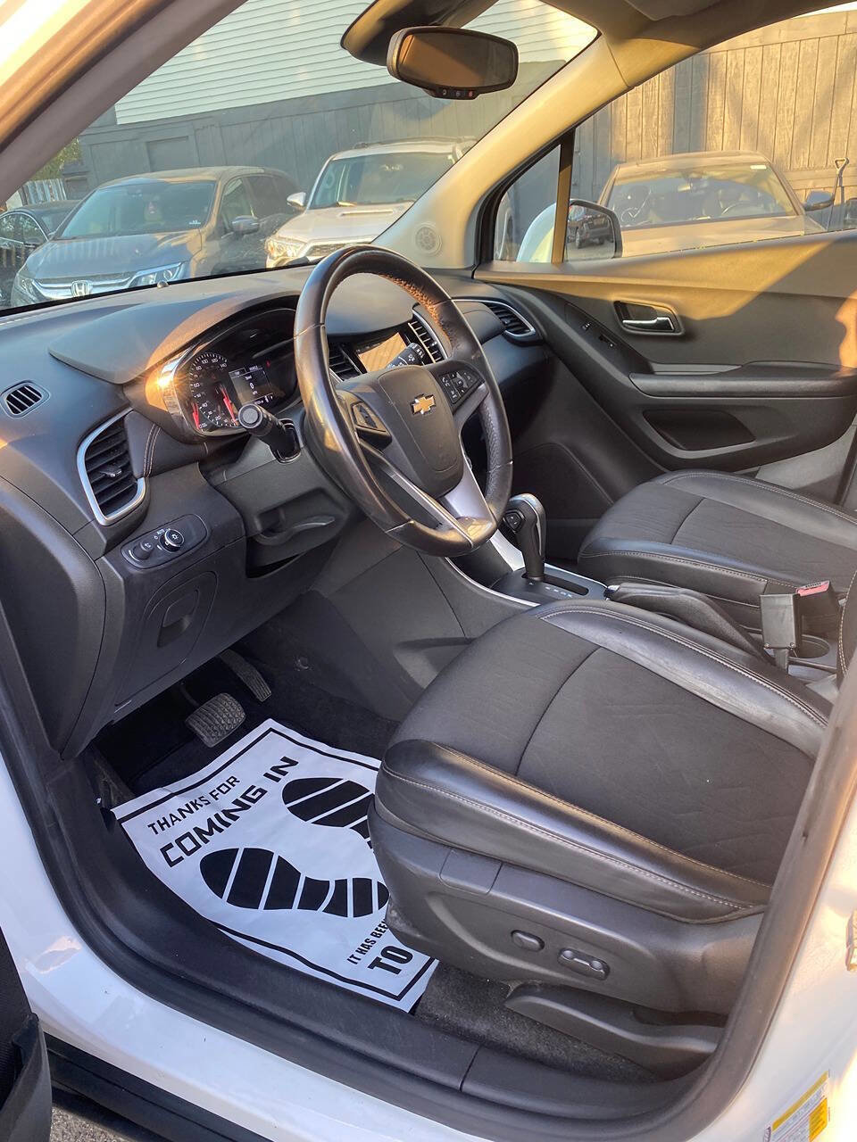 Used 2019 Chevrolet Trax LT w/ LT Convenience Package image 16