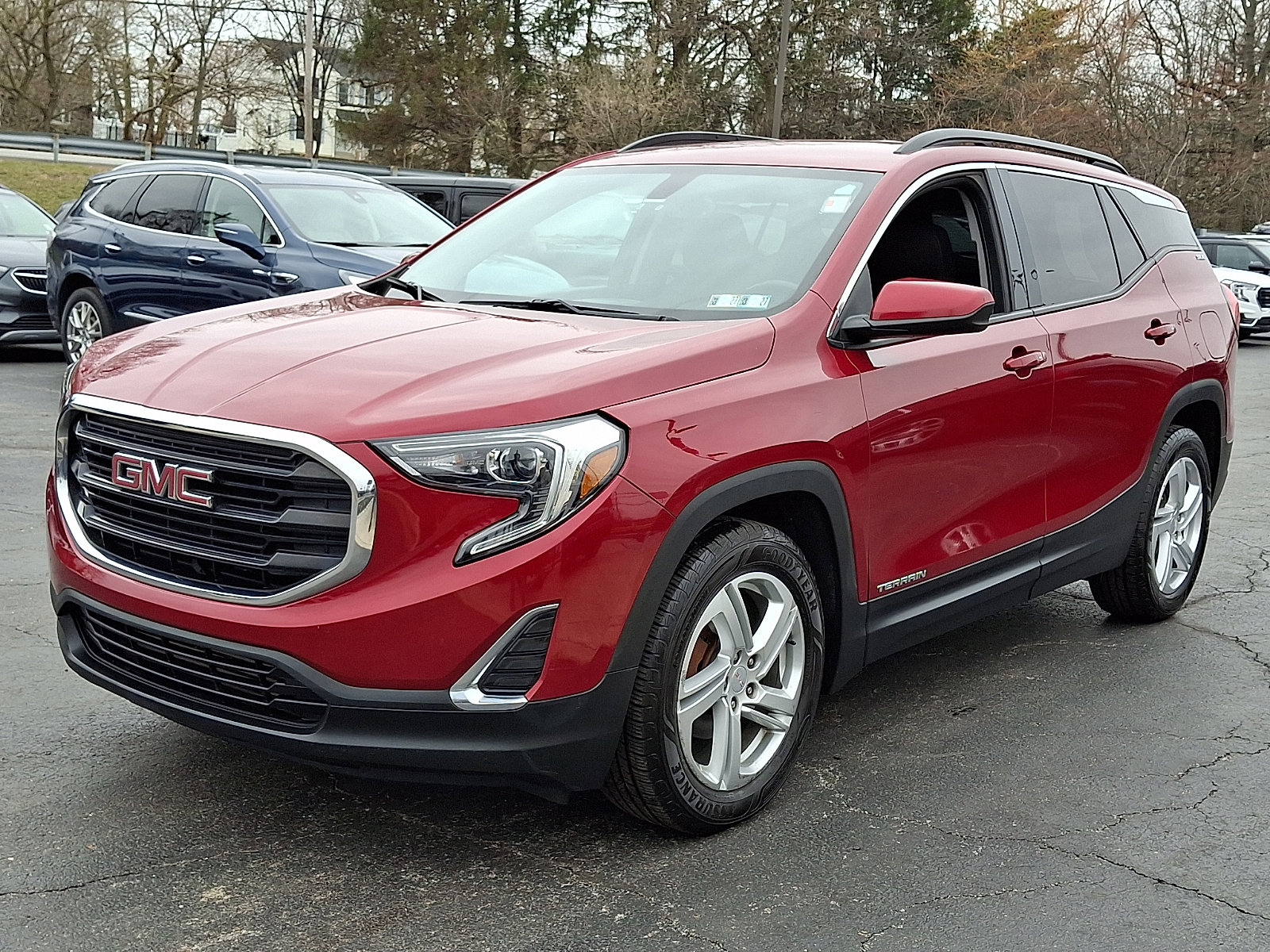 Used 2018 GMC Terrain SLE w/ Driver Convenience Package image 3