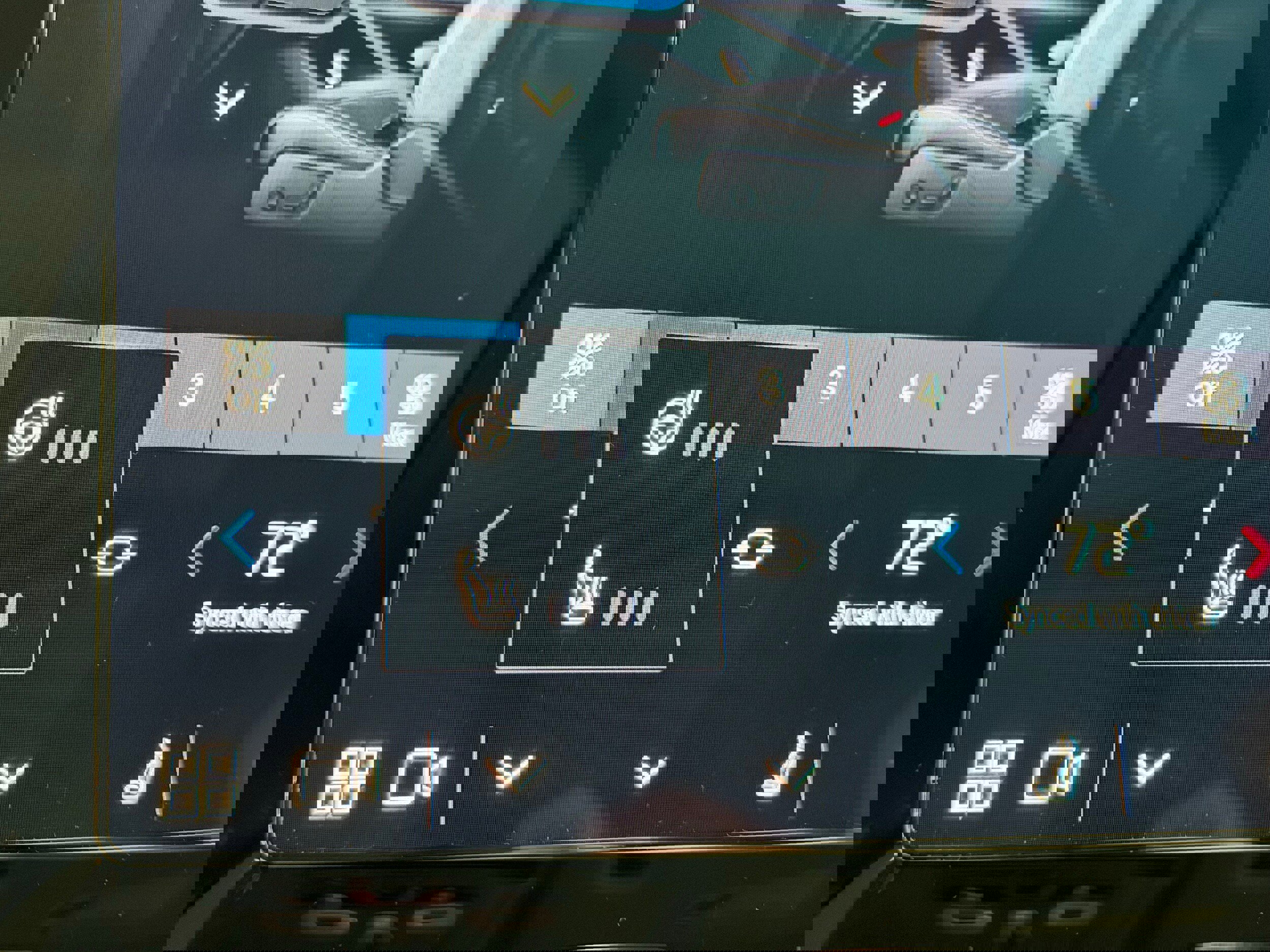 Used 2025 Volvo XC40 B5 Core w/ Protection Package Premier image 18