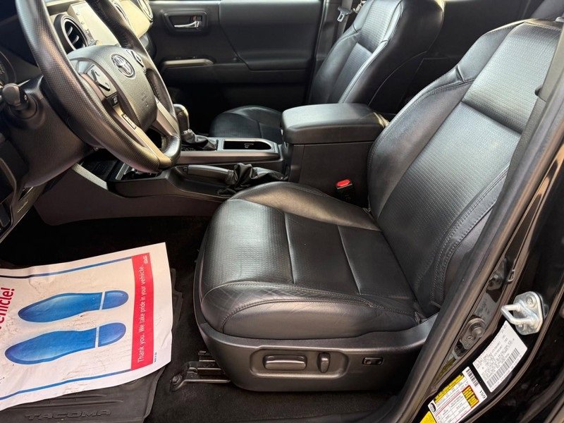 Used 2022 Toyota Tacoma TRD Sport w/ TRD Premium Sport Package image 27