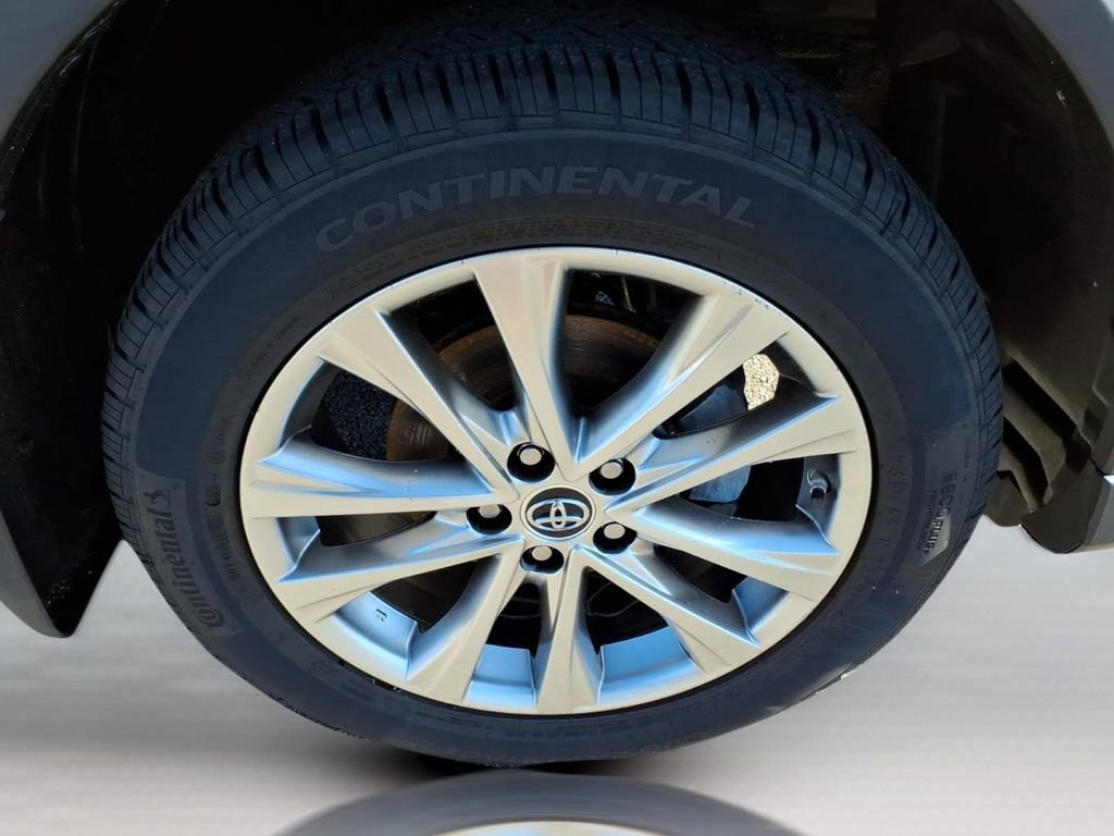 Used 2018 Toyota RAV4 Limited image 9