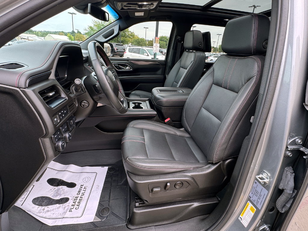 Used 2023 Chevrolet Suburban RST w/ Sport Performance Package AWD/4WD image 21
