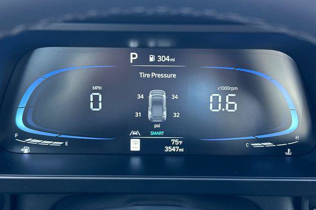 Used 2025 Hyundai Elantra Sport image 24