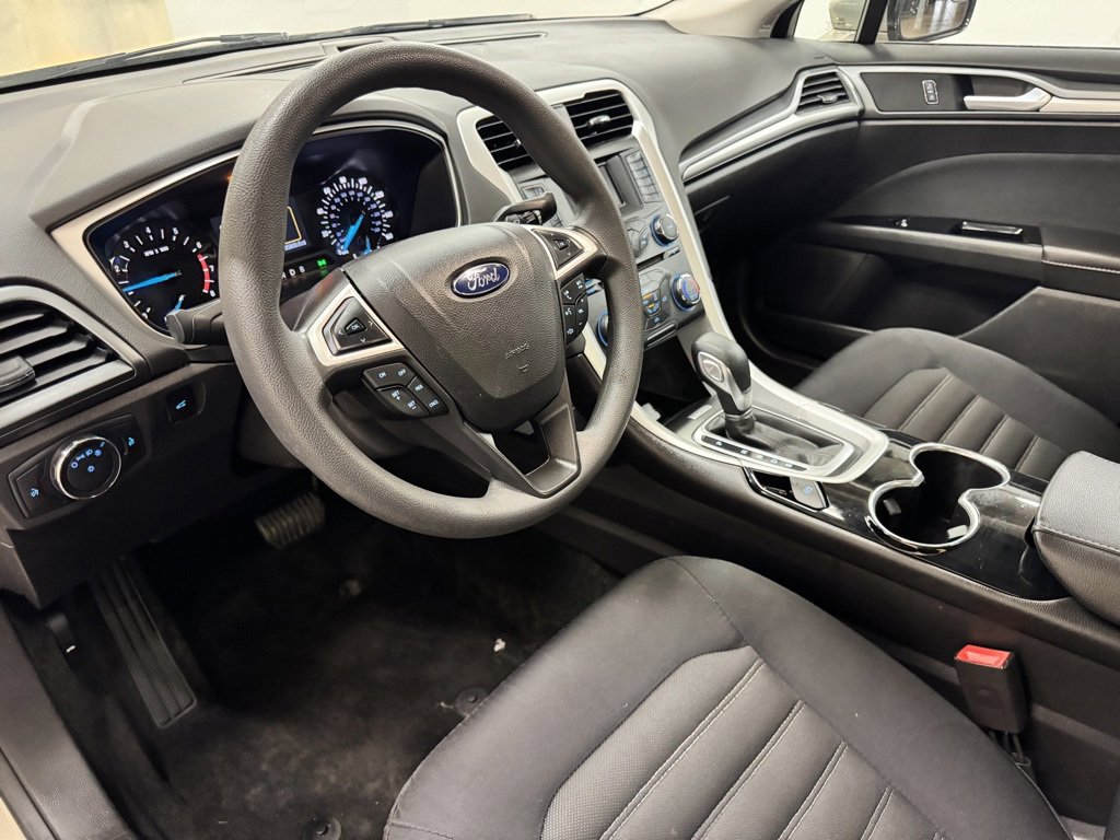Used 2015 Ford Fusion SE image 15