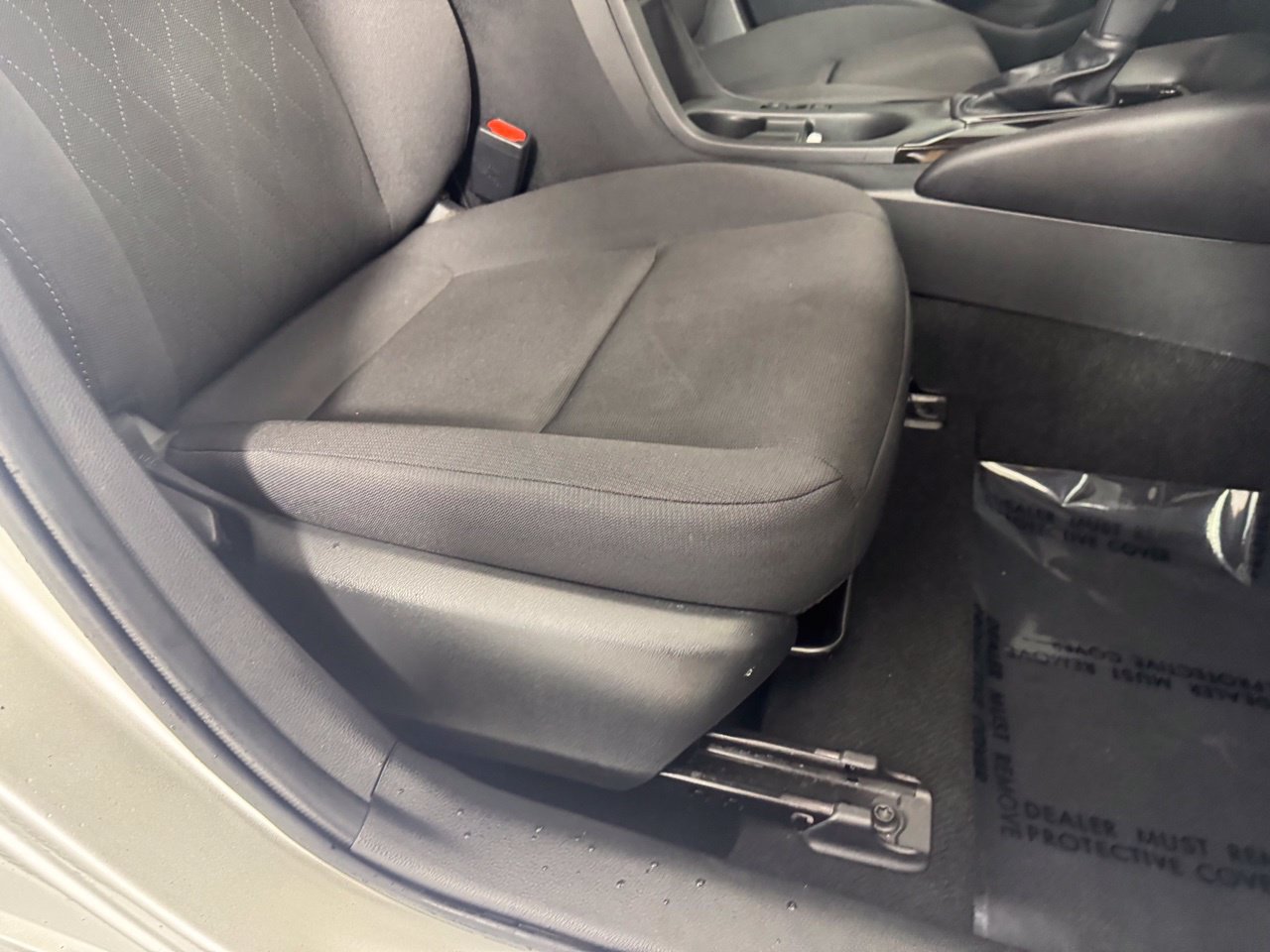 Used 2025 Toyota Corolla LE FWD image 32