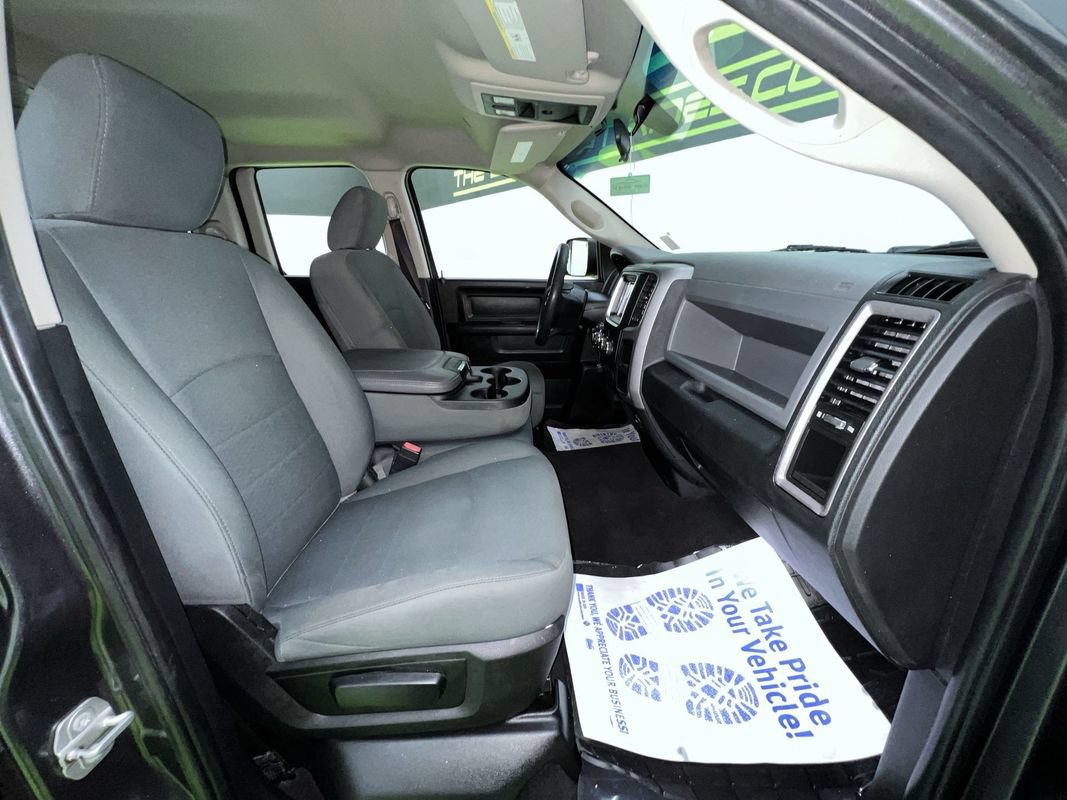 Used 2018 RAM 1500 Express RWD image 27