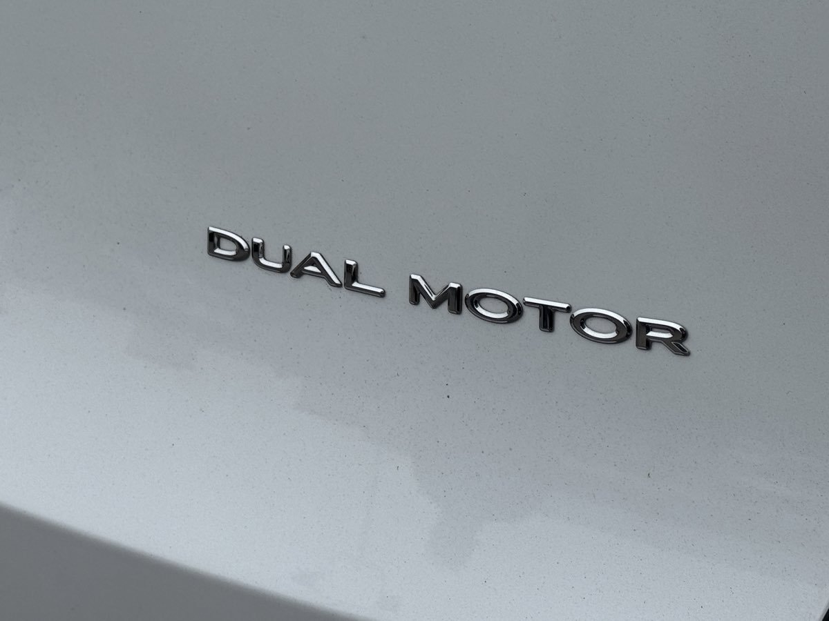 Used 2021 Tesla Model Y Long Range AWD/4WD image 16