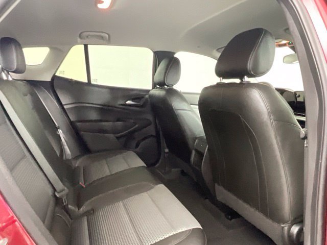 Used 2025 Chevrolet Trax LT FWD image 17