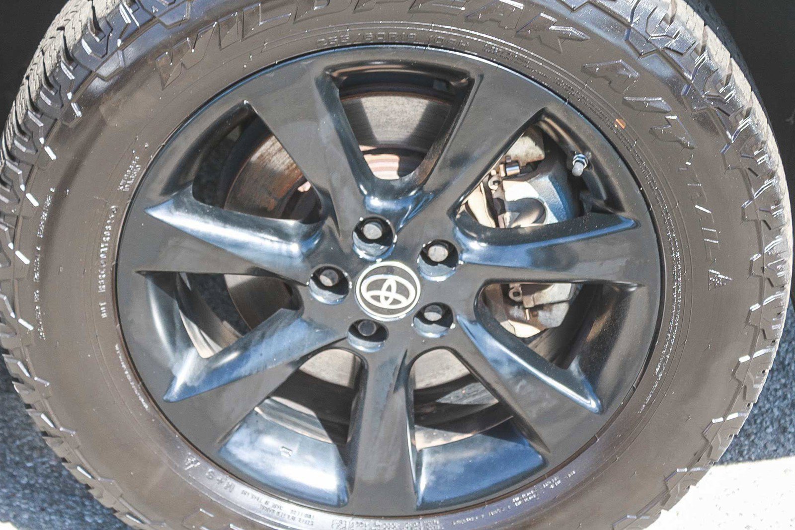 Used 2021 Toyota Highlander Limited FWD image 10