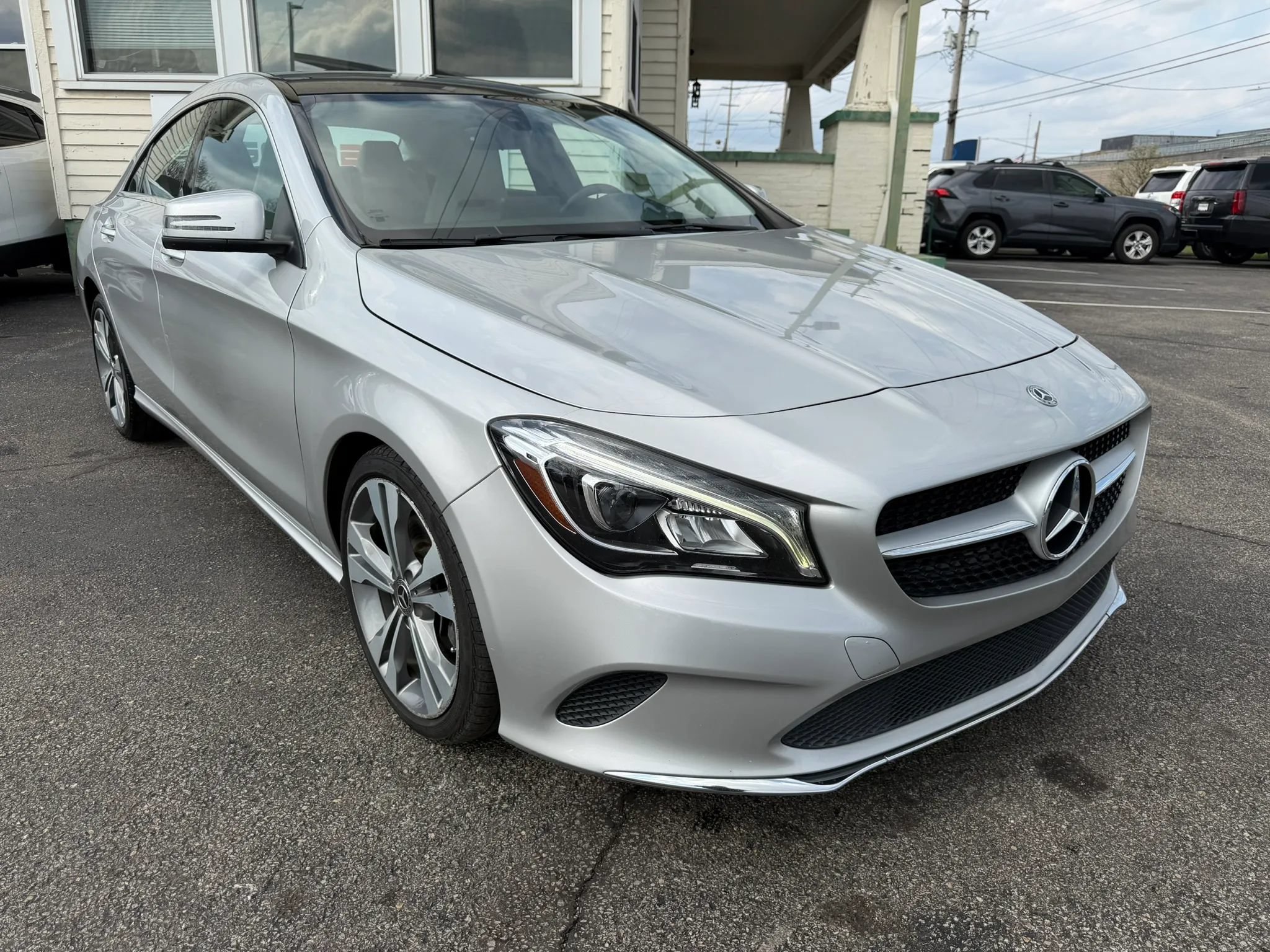 Used 2019 Mercedes-Benz CLA 250 4MATIC image 5