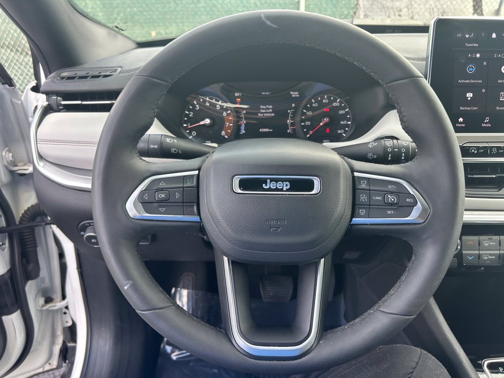 Used 2025 Jeep Compass Limited AWD/4WD image 16