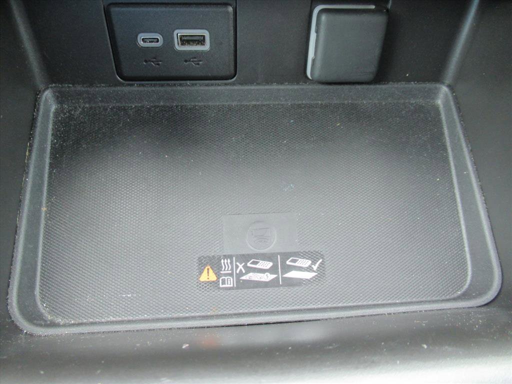 Used 2024 Chevrolet Suburban Z71 w/ Luxury Package AWD/4WD image 27