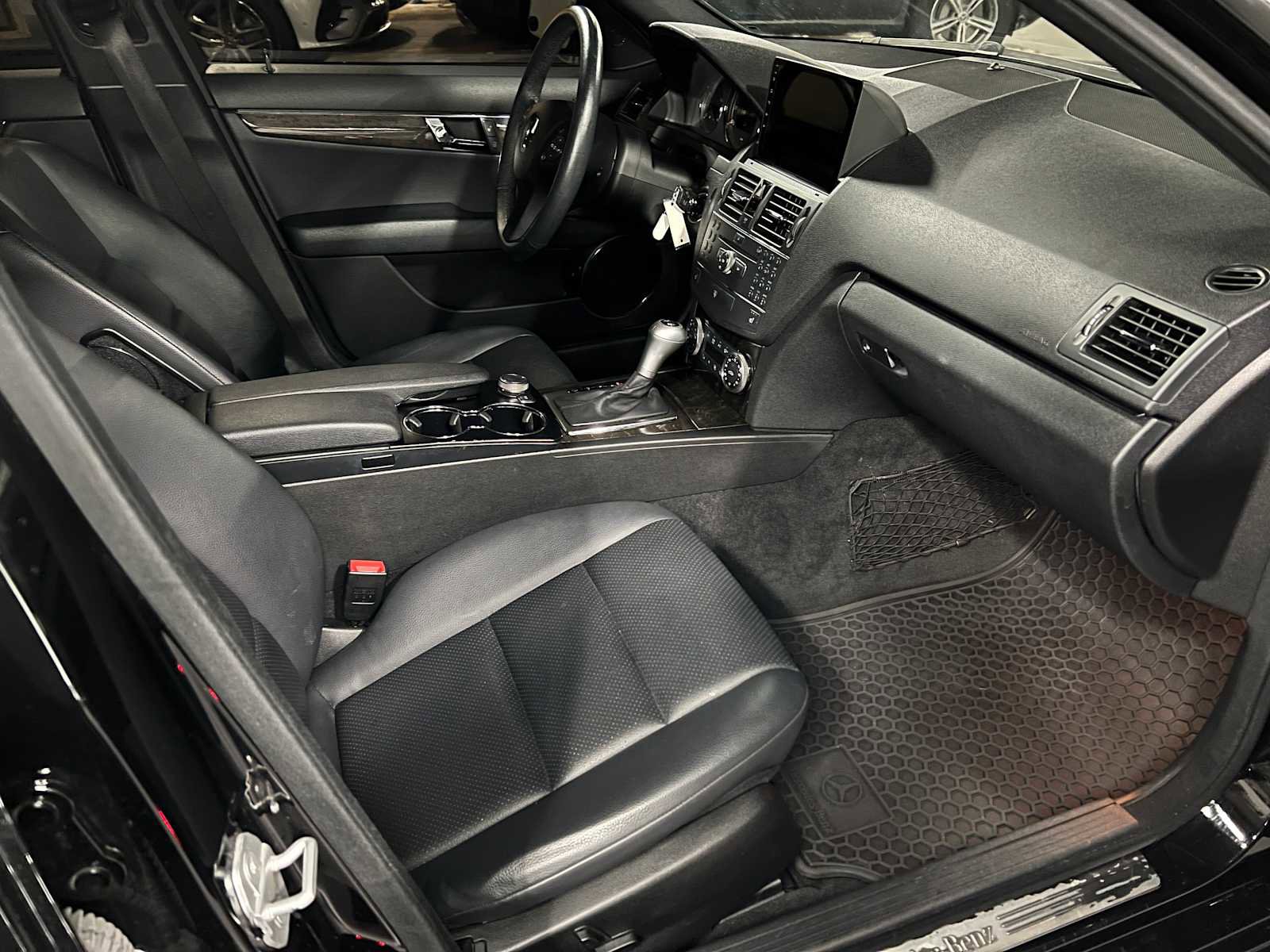 Used 2008 Mercedes-Benz C 350 Sport image 11