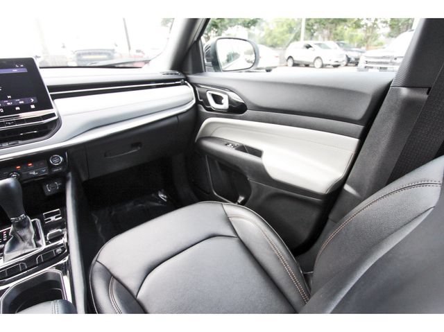 Used 2024 Jeep Compass Limited AWD/4WD image 9