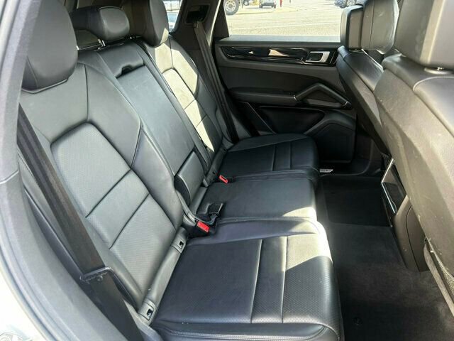 Used 2019 Porsche Cayenne image 19