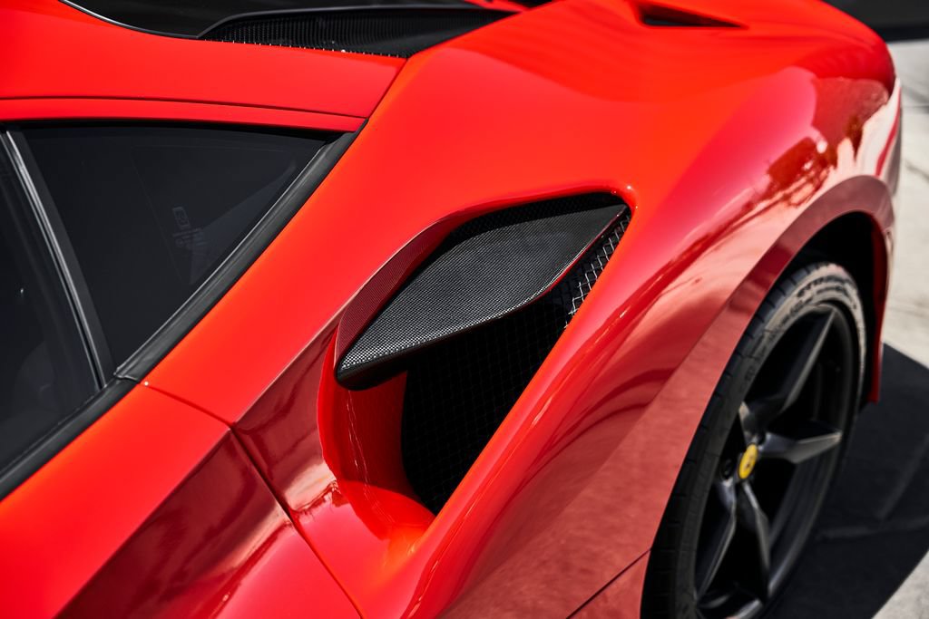 Used 2020 Ferrari F8 Tributo RWD image 9