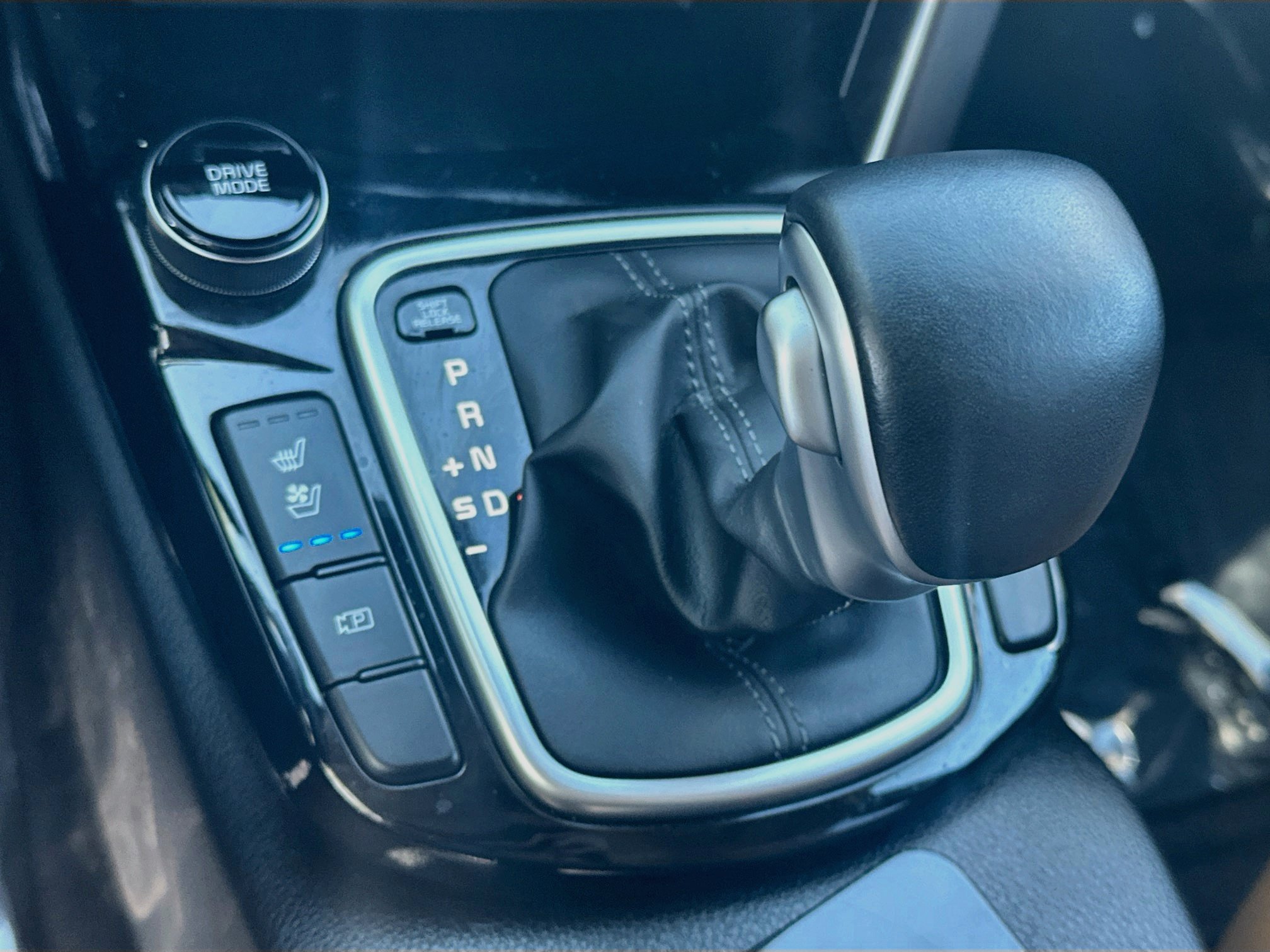 Used 2024 Kia Seltos SX w/ SX Sunroof Package AWD/4WD image 24