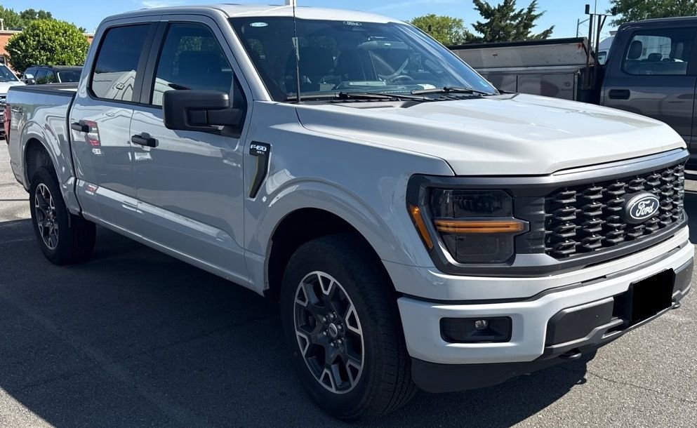 Used 2024 Ford F150 STX AWD/4WD image 3