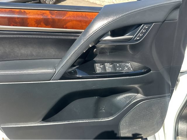 Used 2019 Lexus LX 570 4WD w/ Luxury Package image 38
