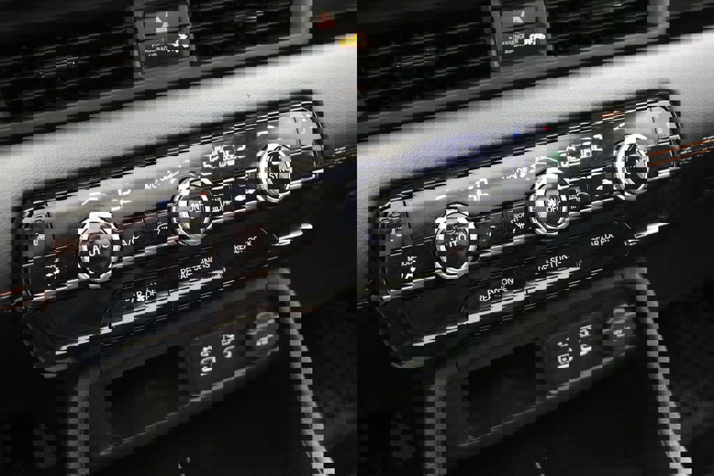 Used 2024 Honda Pilot TrailSport image 29