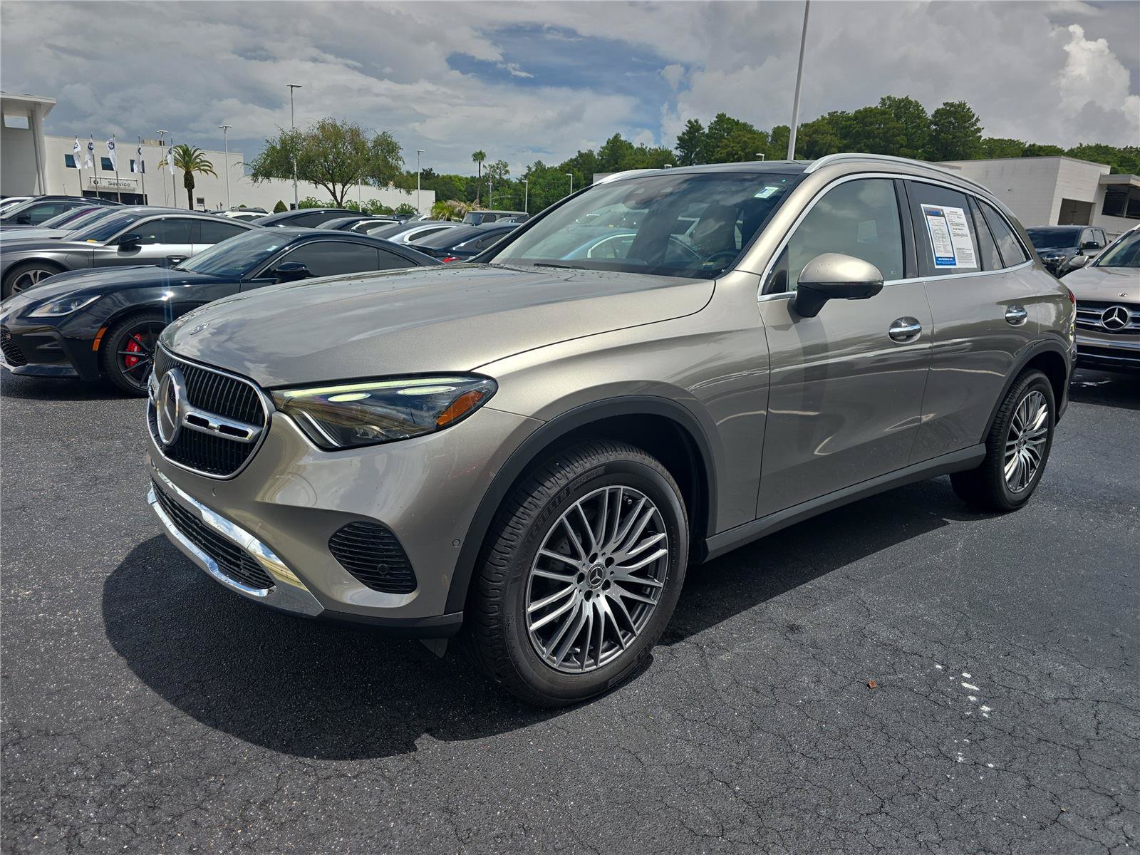 Used 2024 Mercedes-Benz GLC 300 4MATIC image 6