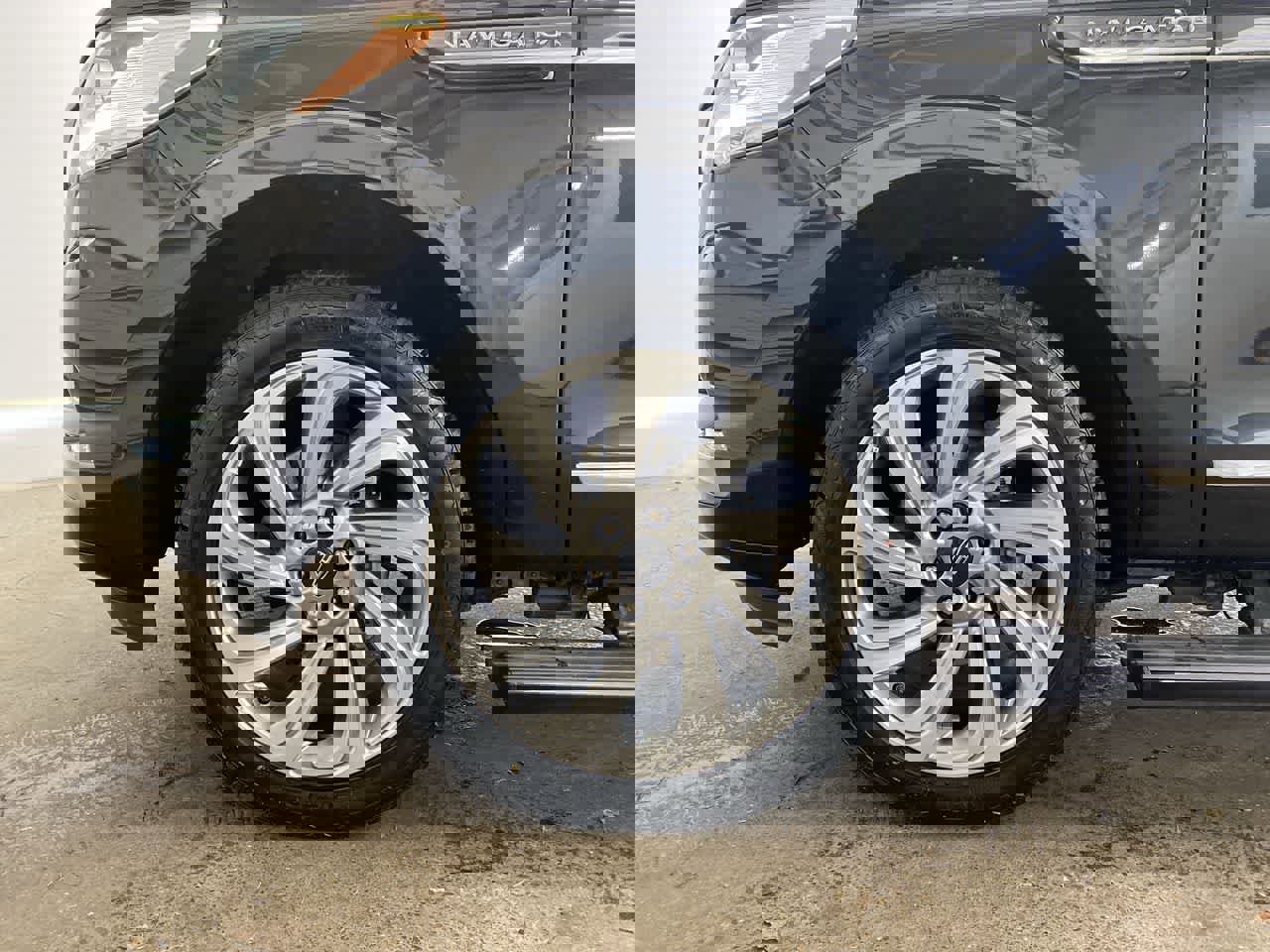 Used 2024 Lincoln Navigator L Premiere image 11