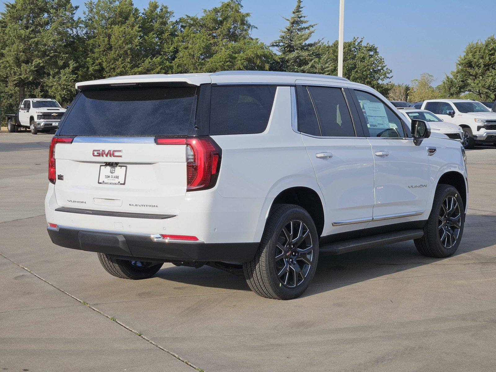New 2027 GMC Yukon Elevation w/ Elevation Premium Package AWD/4WD image 4