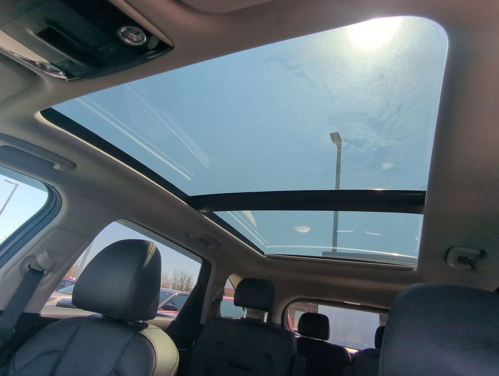 Used 2025 Kia Sorento EX w/ Panoramic Sunroof Package FWD image 29