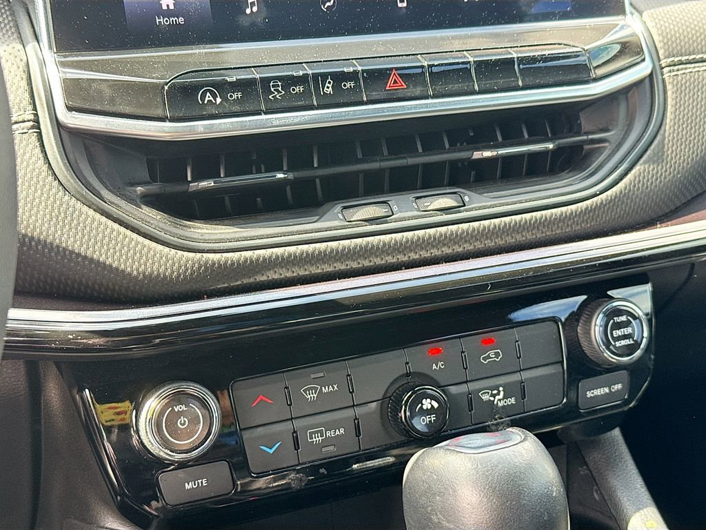 Used 2023 Jeep Compass Altitude image 16