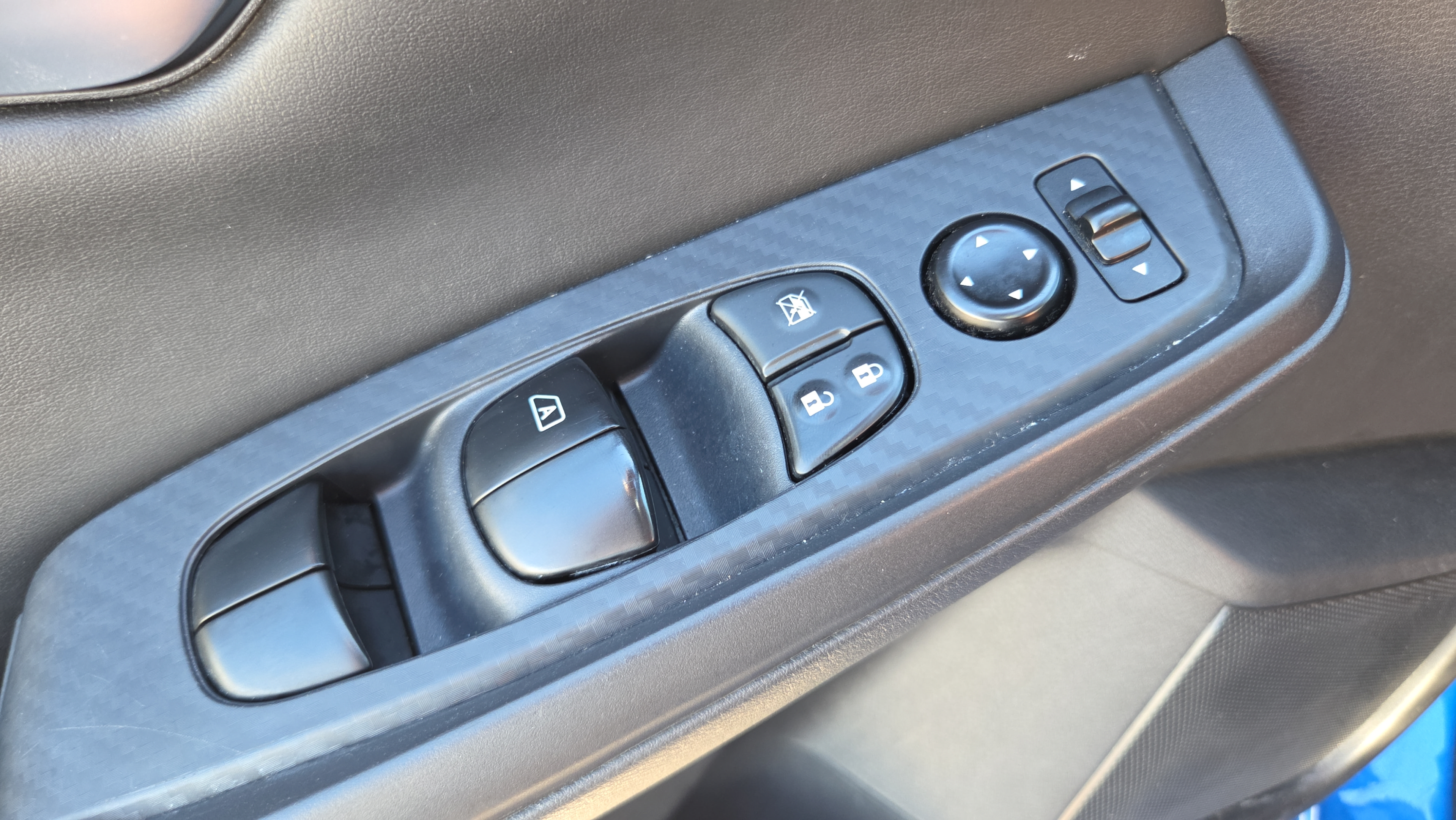 Used 2024 Nissan Sentra SV FWD image 27